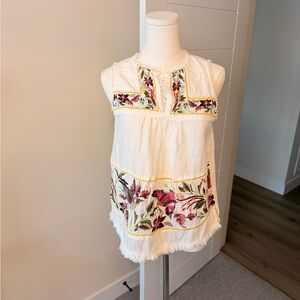 Sundance Embroidered Floral Women’s Top - White